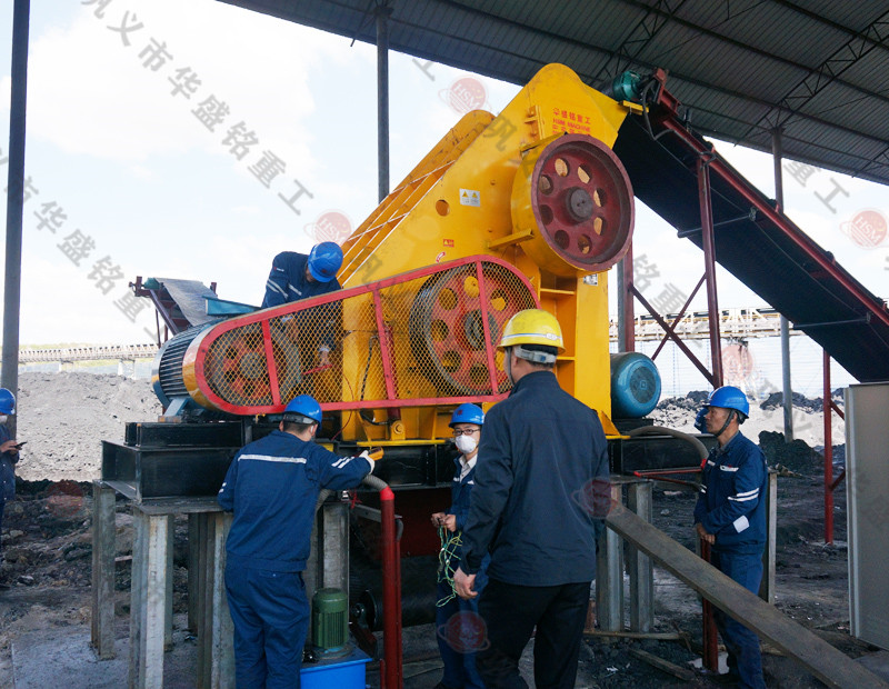 磚廠處理煤矸石頁巖適合用哪種粉碎機(jī)？多少錢一臺(tái)